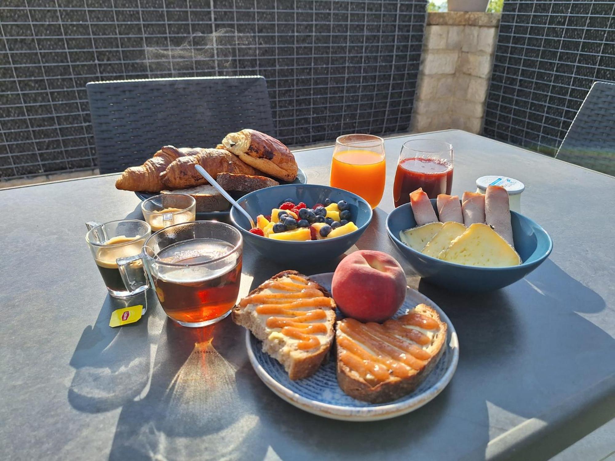 Domaine De La Mautanne Lejlighedshotel Sainte-Tulle Eksteriør billede