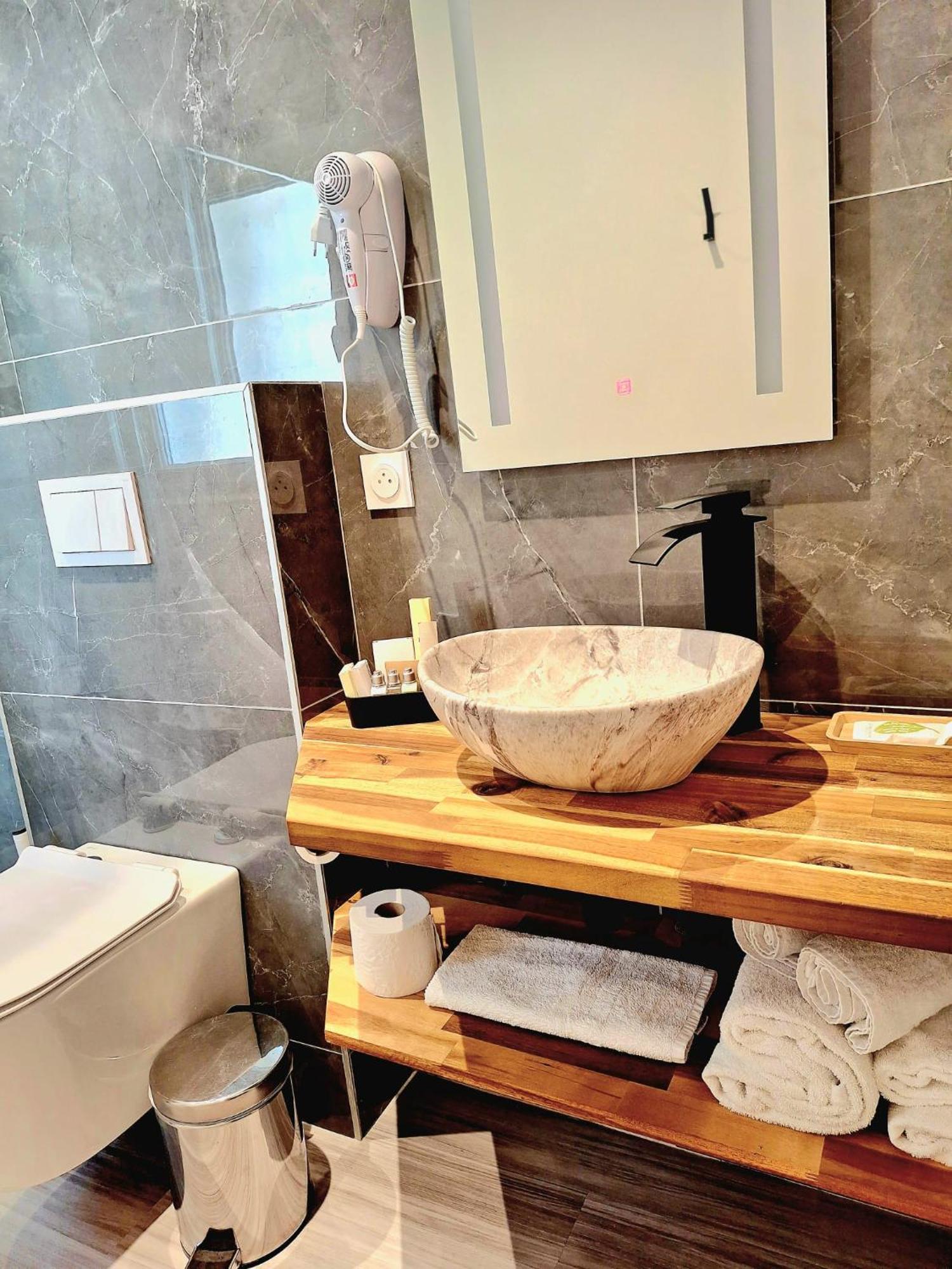 Domaine De La Mautanne Lejlighedshotel Sainte-Tulle Eksteriør billede